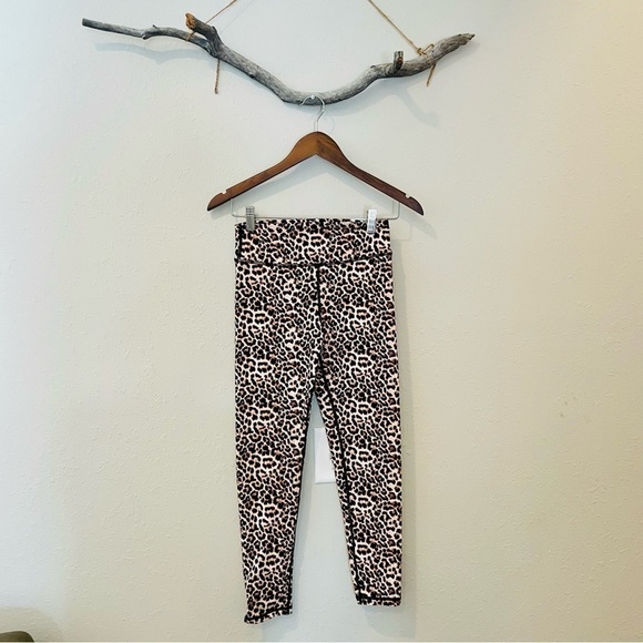 ZYIA Active Leopard Brilliant Scrunchy What Hi-rise 7/8 Leggings - Picture 6 of 11